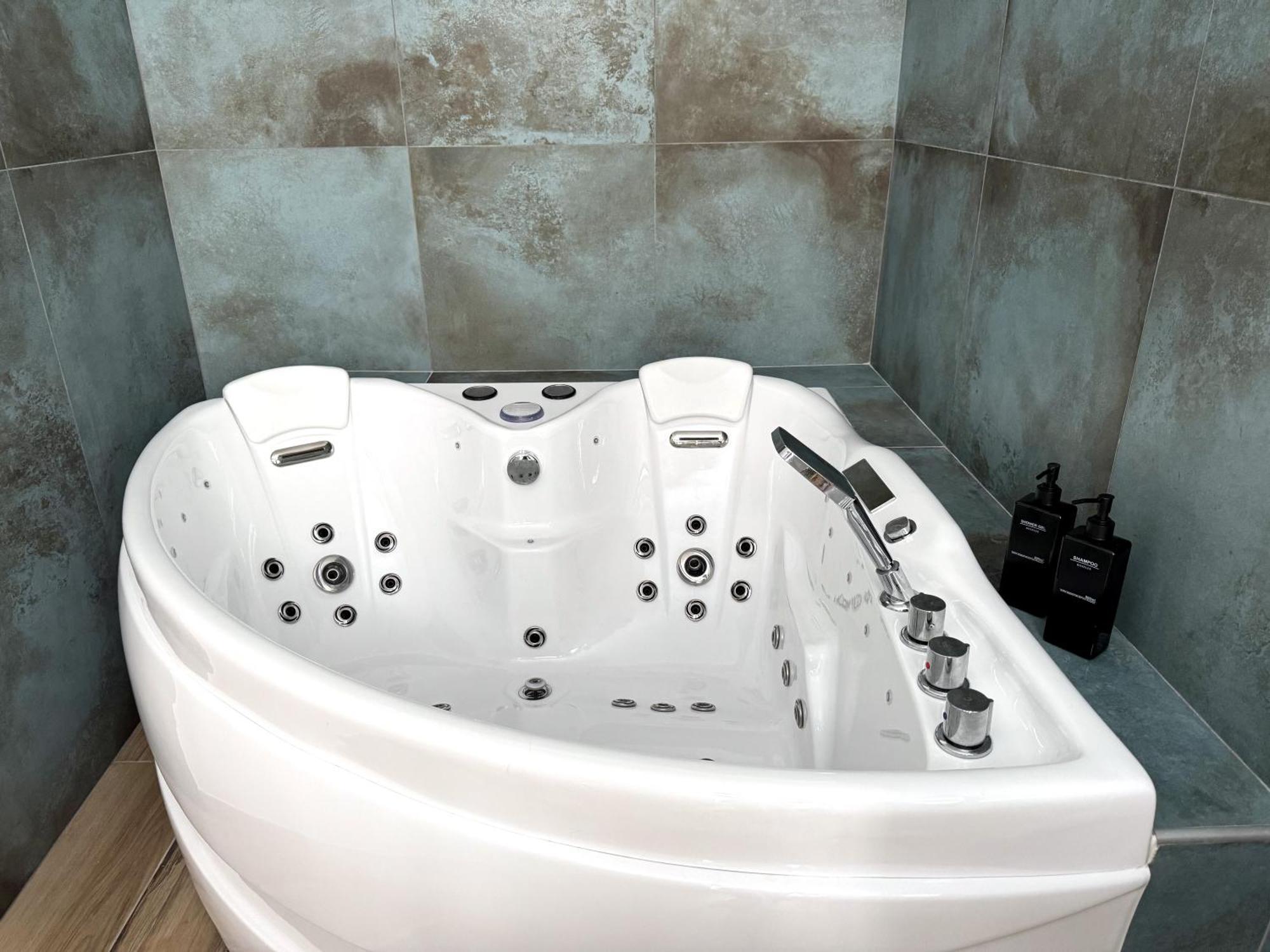 Marais Appartement 2 Chambres 2 Salles De Bain - Spa Jacuzzi ! Париж Екстериор снимка